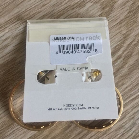 — Melrose and Market — Gold Hoop Earrings - Picture 5 of 8